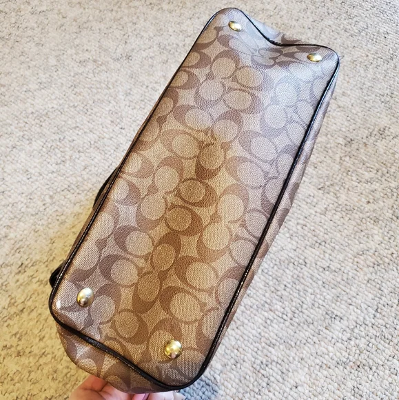 Coach Signature Canvas Tan & Brown Shoulder Bag - Picture 13 of 13